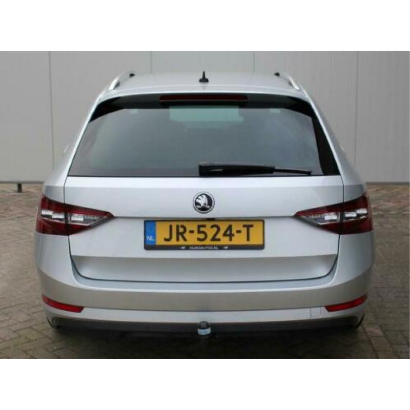 Skoda Superb Combi 1.6 TDI DSG7 Style Business (bj 2016)