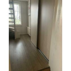 Kliklaminaat 50m2 eiken kleur, hoge kwaliteit