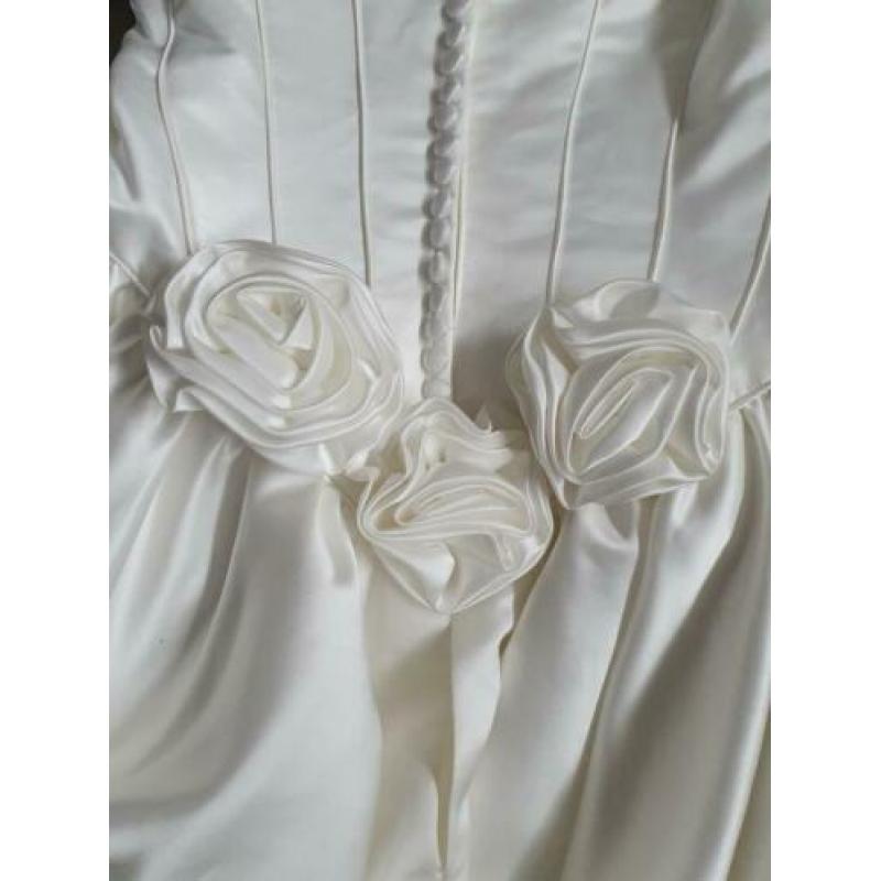 Mooie mori lee trouwjurk maat 12 (confectie maat 38/40)
