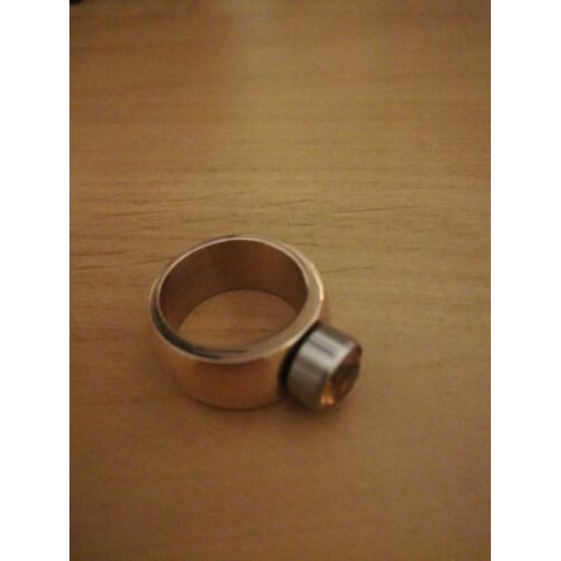 Melano ring rose kleurig met mooie setting