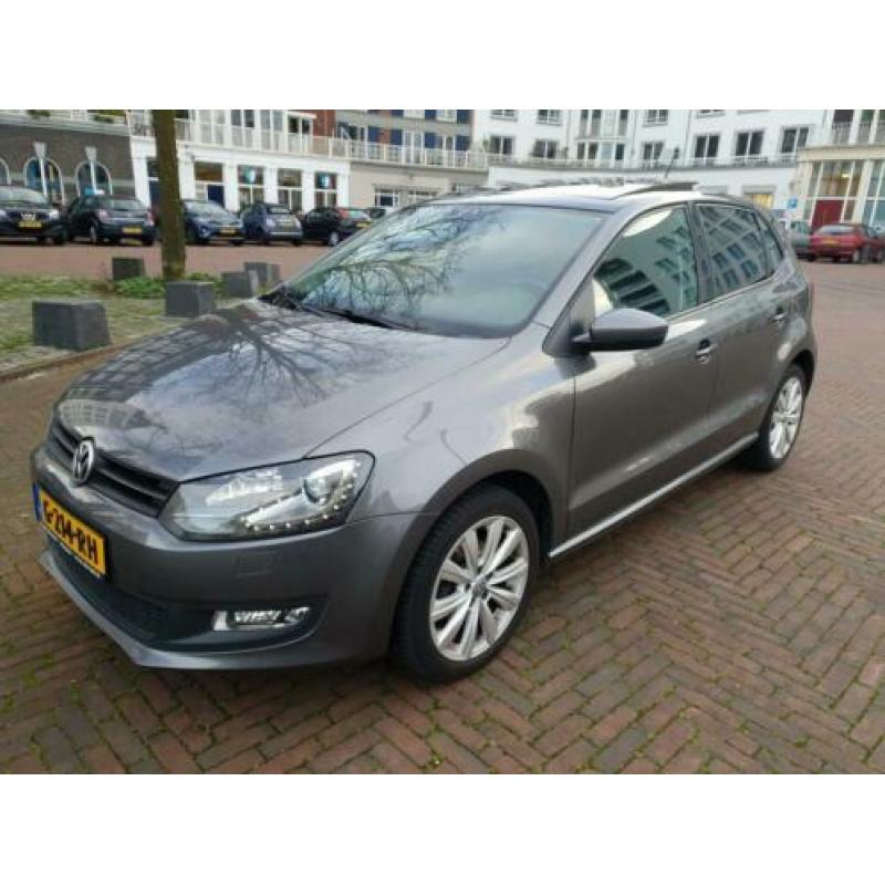 Volkswagen Polo 1.6 TDI 66KW DSG | PANO | XENON 2011 Grijs