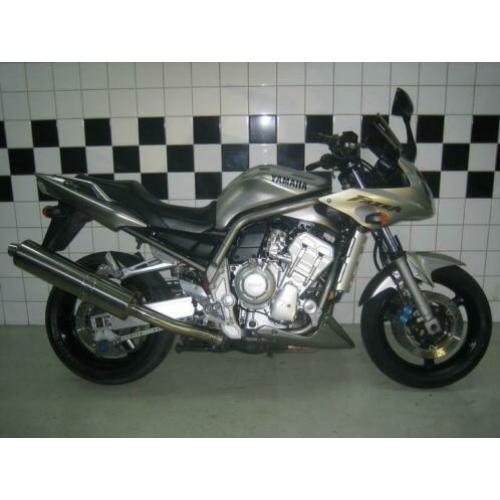 YAMAHA FZS 1000 FAZER (bj 2002)