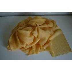 RINGCASHMERE CASHMERE zacht geel NU TIJDELIJK SLECHTS 55,00