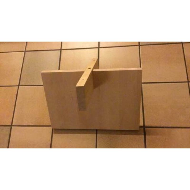 Te koop: 2 blank houten IKEA wandplanken, nieuw