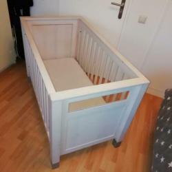 Baby/kinderkamer compleet. Inclusief ledikant, commode, kast
