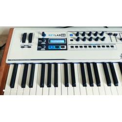 Arturia Keylab 88 Midi Keyboard piano