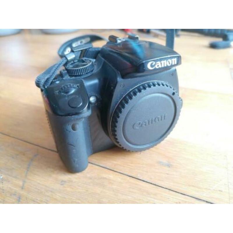Canon EOS 400D Body. Incl 1gb CF geheugenkaart, lader, doos