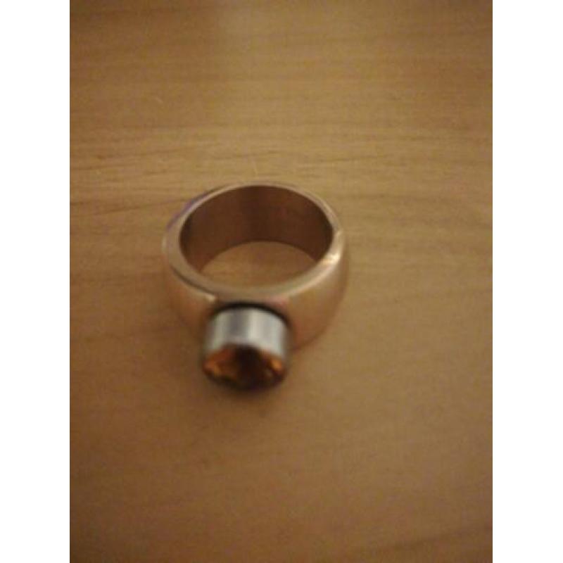 Melano ring rose kleurig met mooie setting