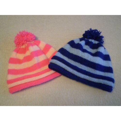 21-2 LEUKE BABYMUTSJES met PONPON eventueel met babyslofjes