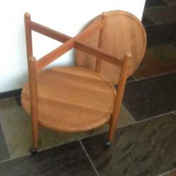 Te koop beuken houten bijzet tafeltje of serveer tafeltje