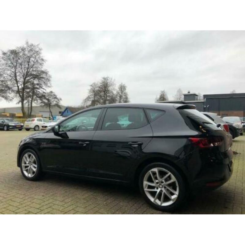 Seat Leon 1.4 TSI Connect Navigatie, Achteruitrijcamera, Pdc
