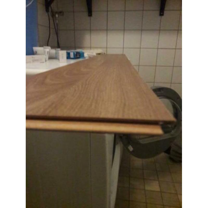 170 hele planken click laminaat.