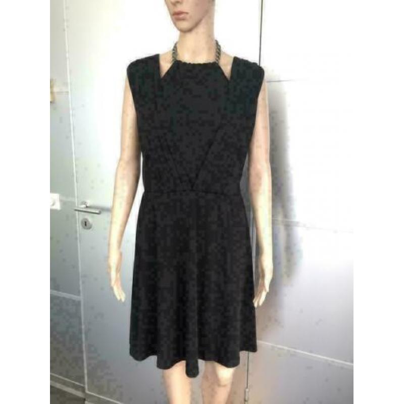 B1469 Nieuw: GUESS: zwart jurkje jurk maat 40=M