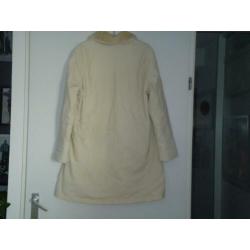 mantel jas afwasbaar soort pvc cremekleur ongv. mt 44