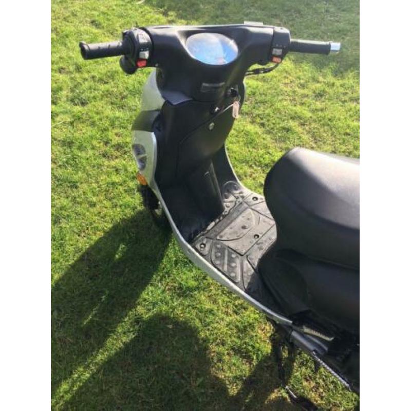 Cross/brommer scooter, trekt geweldig op met dik blok (125cc