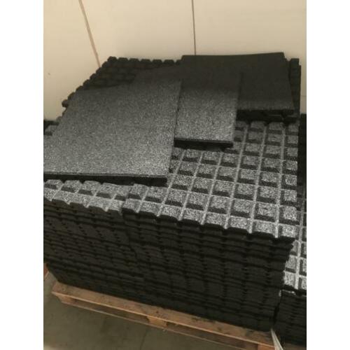 60 nieuwe rubberen tegels 500x500x25 zwart tuin terras speel