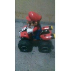 MOET NU WEG! Super Mario Kart auto met afstandsbediening.