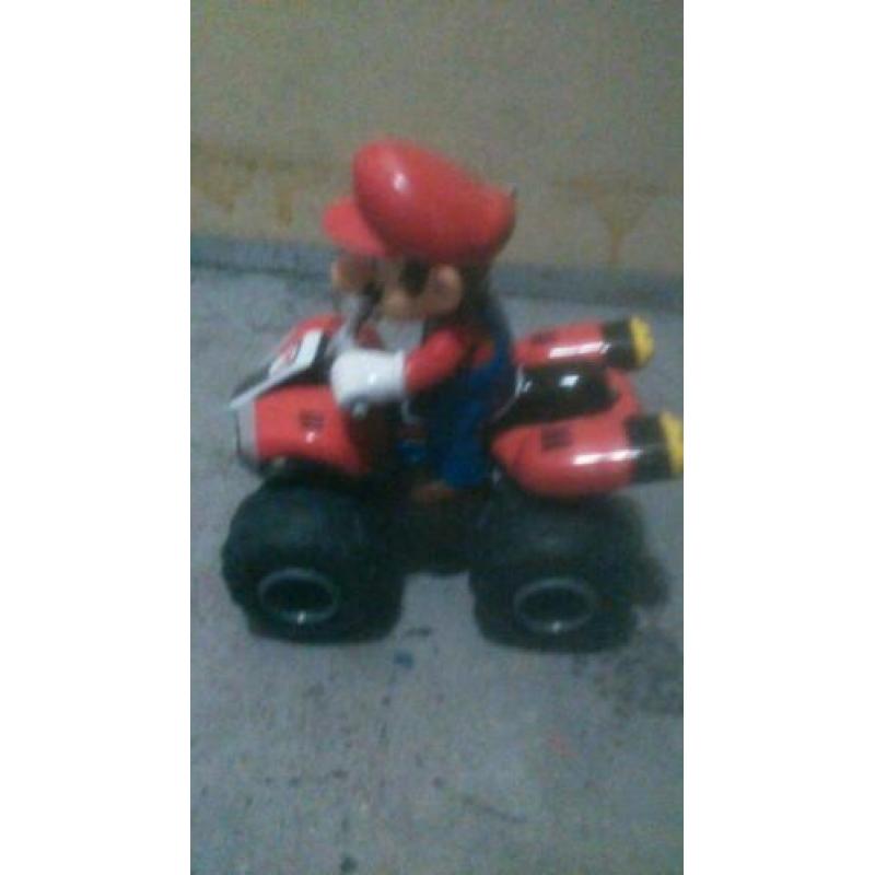 MOET NU WEG! Super Mario Kart auto met afstandsbediening.