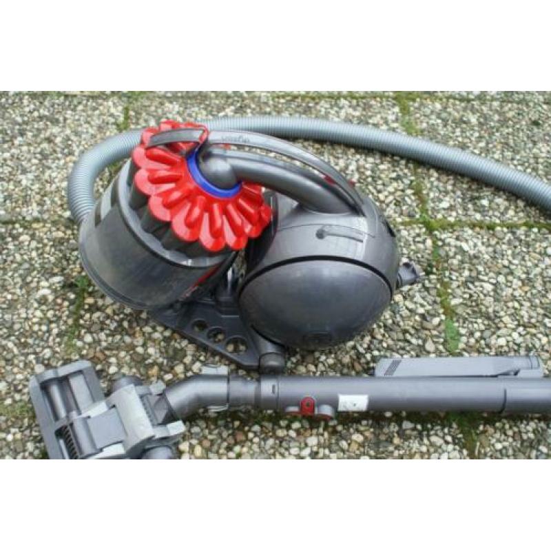 3 jaar oude DYSON DC 33 C stofzuiger ( GEEN VERZENDKOSTEN )