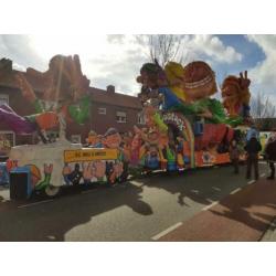 Polyester carnavalswagen te koop. Hippie