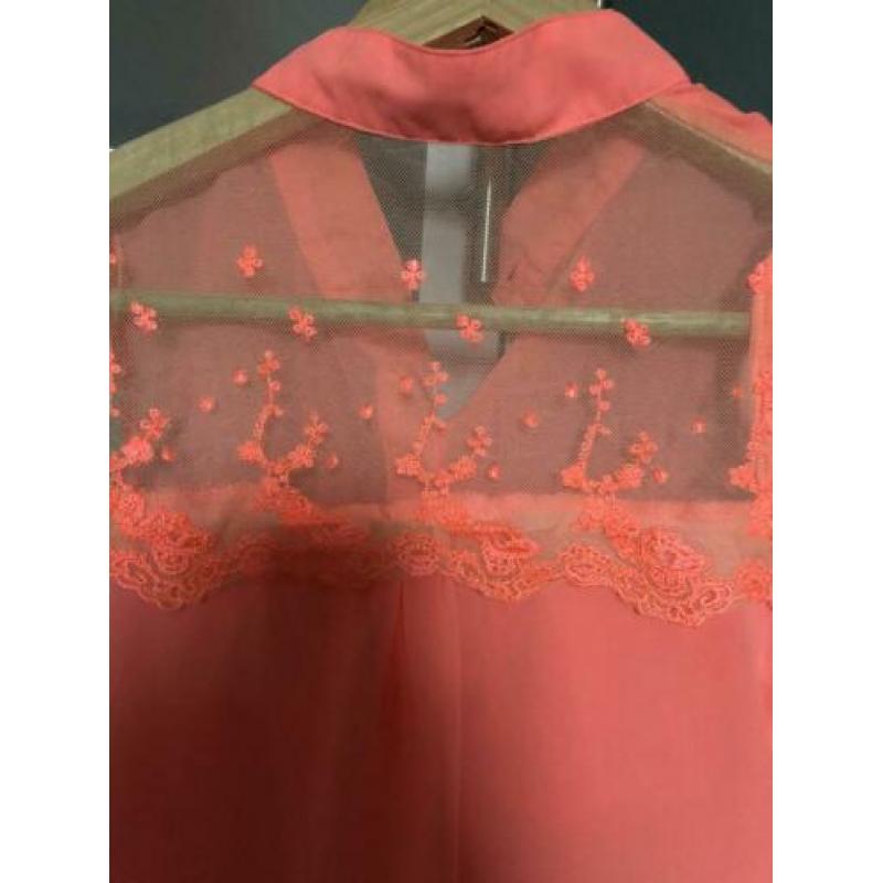 Felle blouse zonder mouw