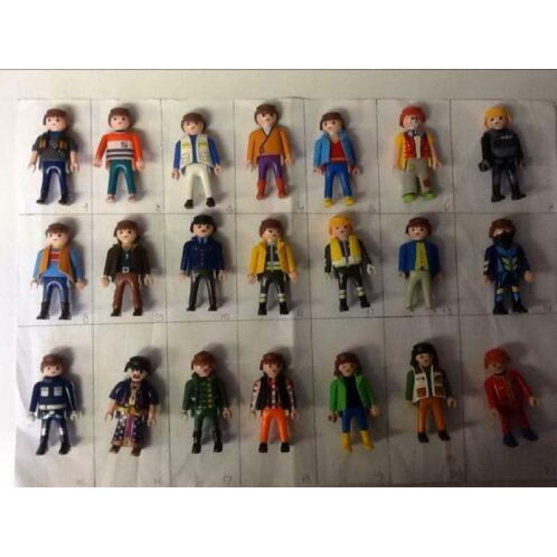 1J: diverse poppetjes van playmobil