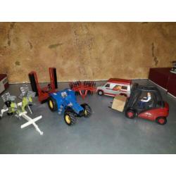 8 modelauto,s : CARAVANS , LANDBOUWWERKTUIGEN , VAN in 1:32