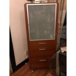 Mooie combinatie dressoir, vitrinekast en secretair!! € 300,
