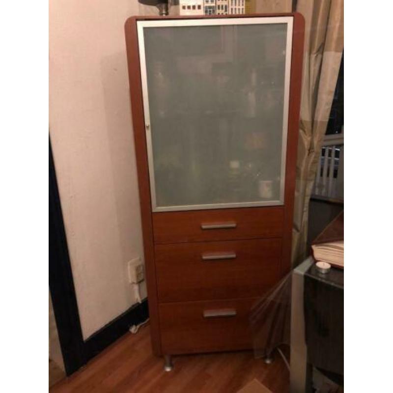 Mooie combinatie dressoir, vitrinekast en secretair!! € 300,