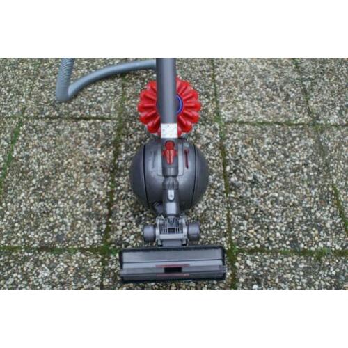 3 jaar oude DYSON DC 33 C stofzuiger ( GEEN VERZENDKOSTEN )