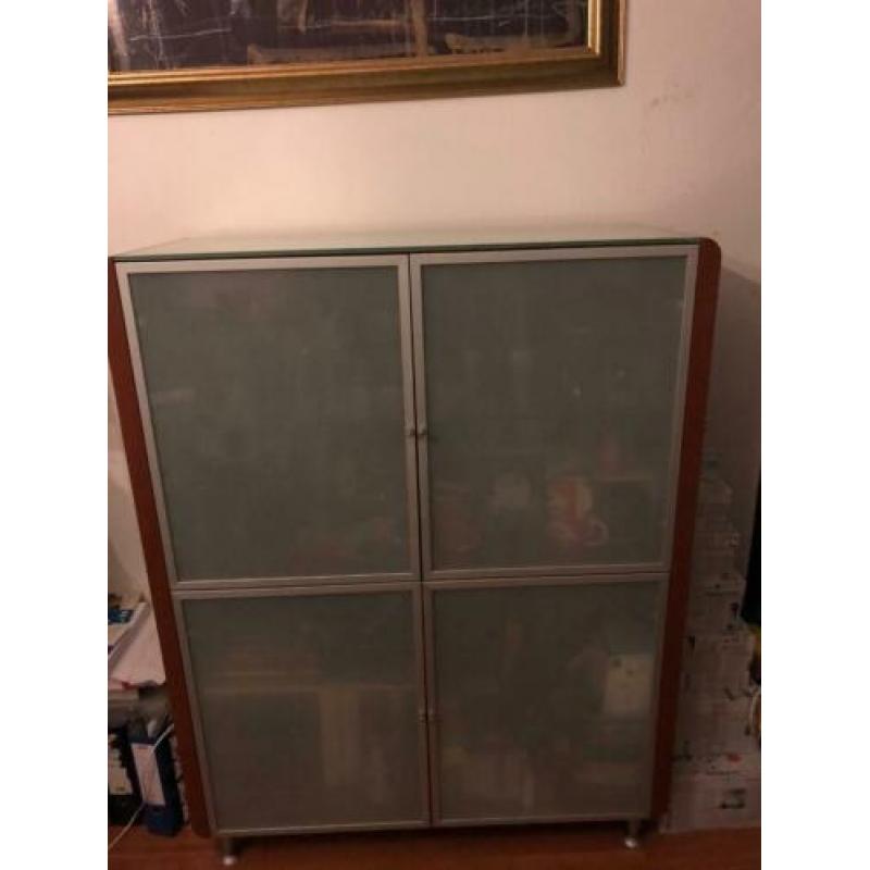 Mooie combinatie dressoir, vitrinekast en secretair!! € 300,