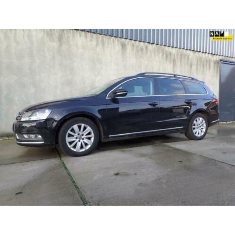 Volkswagen Passat Variant 1.6 TDI R-line BlueMotion NAV, air