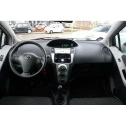TOYOTA Yaris 1.3 16V VVT-I 5DR Terra