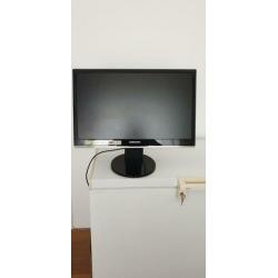 Computer monitor 24 inch, scherm kan je verzetten