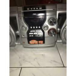 Aiwa stero met 2 boxen