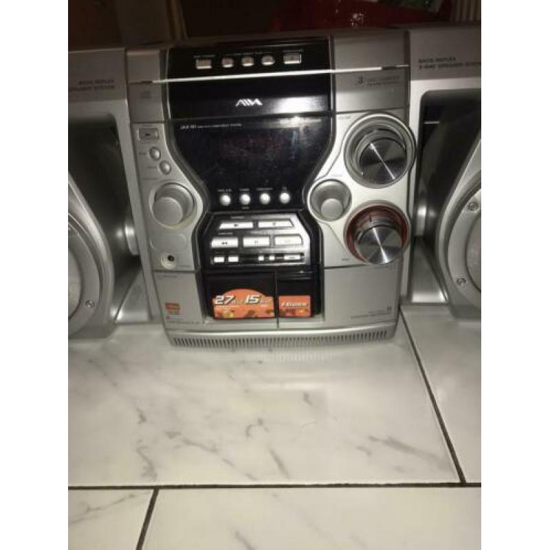Aiwa stero met 2 boxen