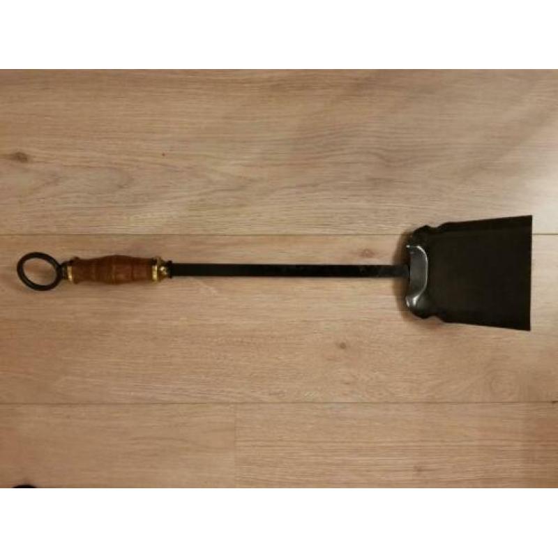 openhaardset gietijzer, zwart met hout, brocante
