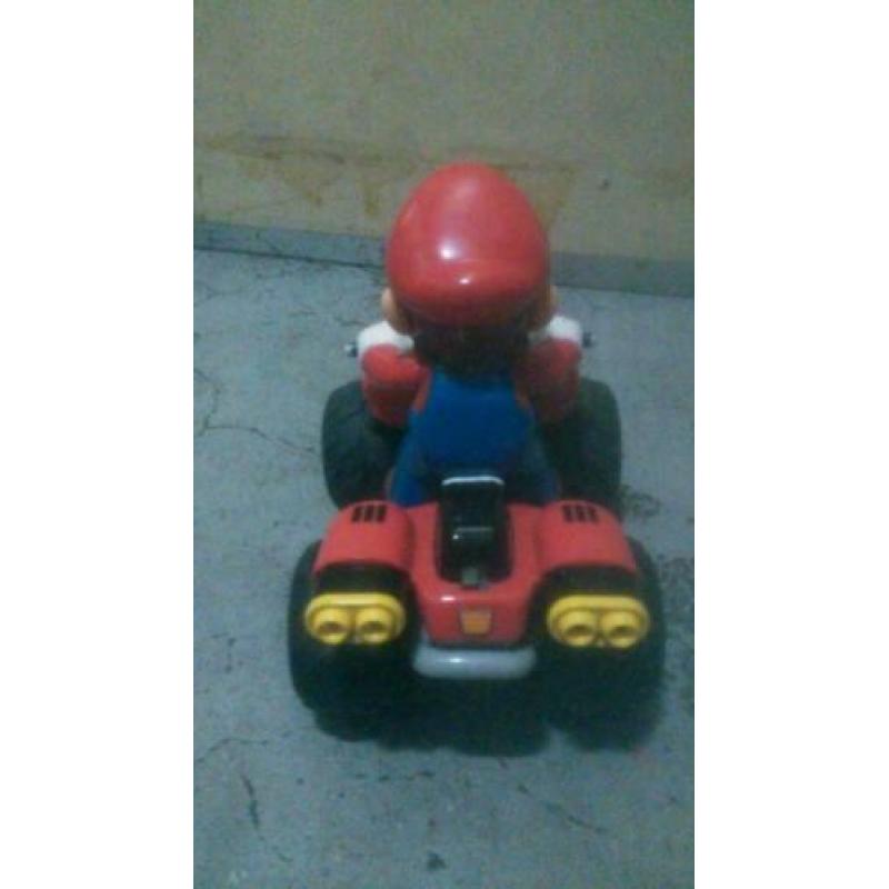 MOET NU WEG! Super Mario Kart auto met afstandsbediening.