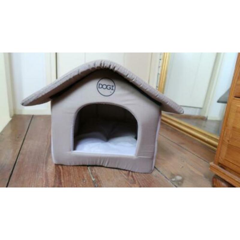 NIEUW hondenmand/huis