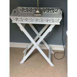 2 mooie Riverdale butlertrays. Whitewash. Incl lampen.