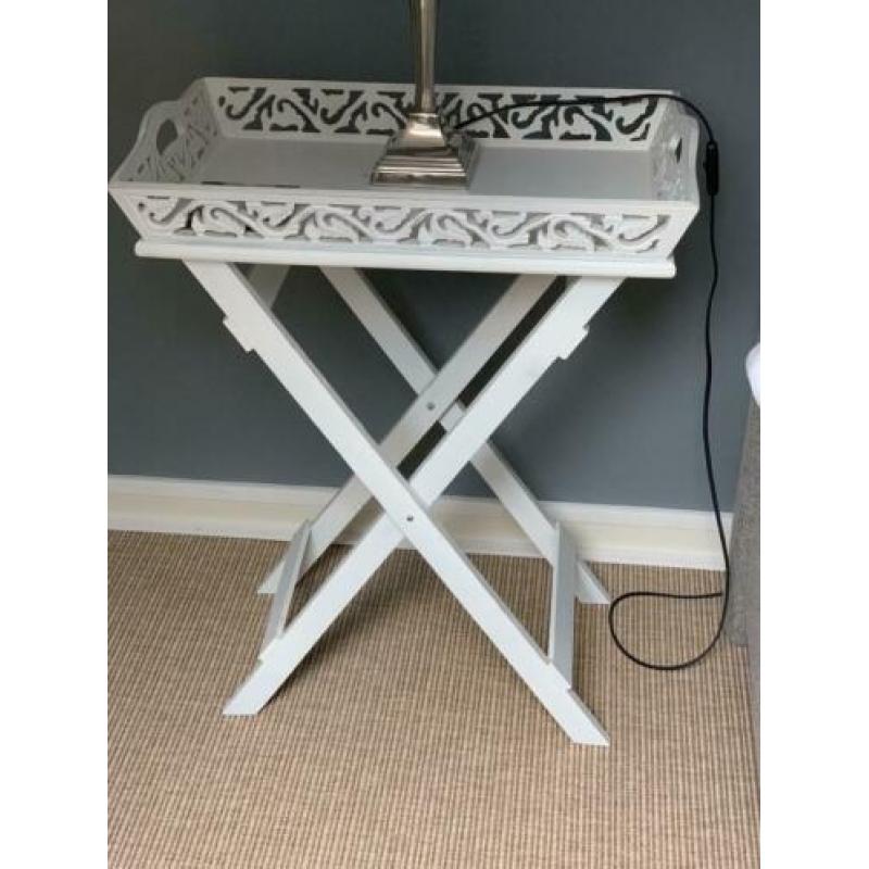 2 mooie Riverdale butlertrays. Whitewash. Incl lampen.