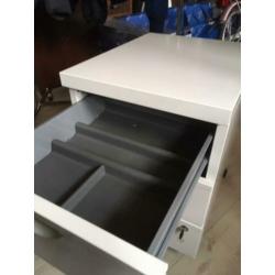 bureau ladekastje IKEA wit - zo goed als nieuw - op wielen