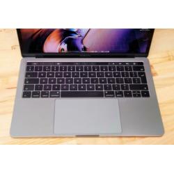 Macbook Pro 13 inch Touch Bar 3.1GhZ