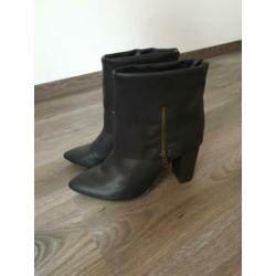 Enkellaarsjes met hak "madden girl" by Steve Madden maat 41