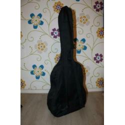 Akoestische Gitaar maat 3/4, incl. hoes, plus basisboek