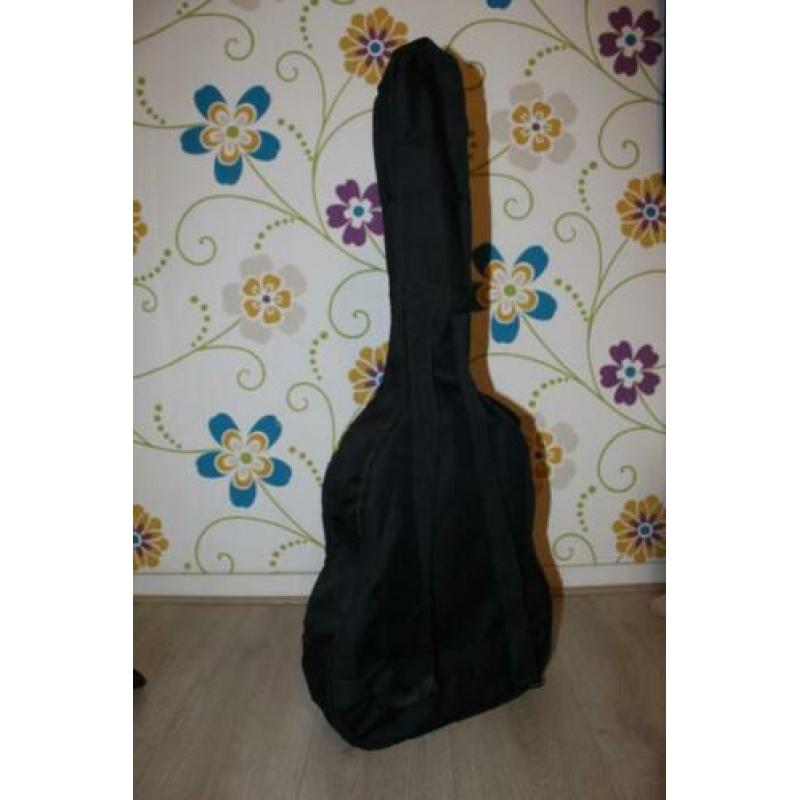 Akoestische Gitaar maat 3/4, incl. hoes, plus basisboek