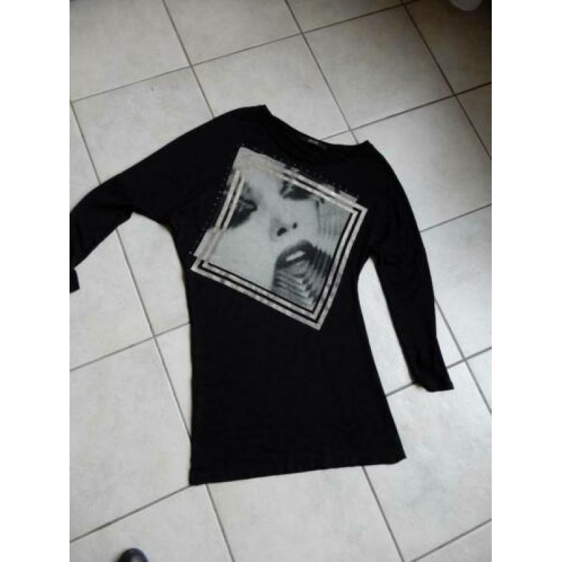 funny-print.....zwarte top mt S GUESS