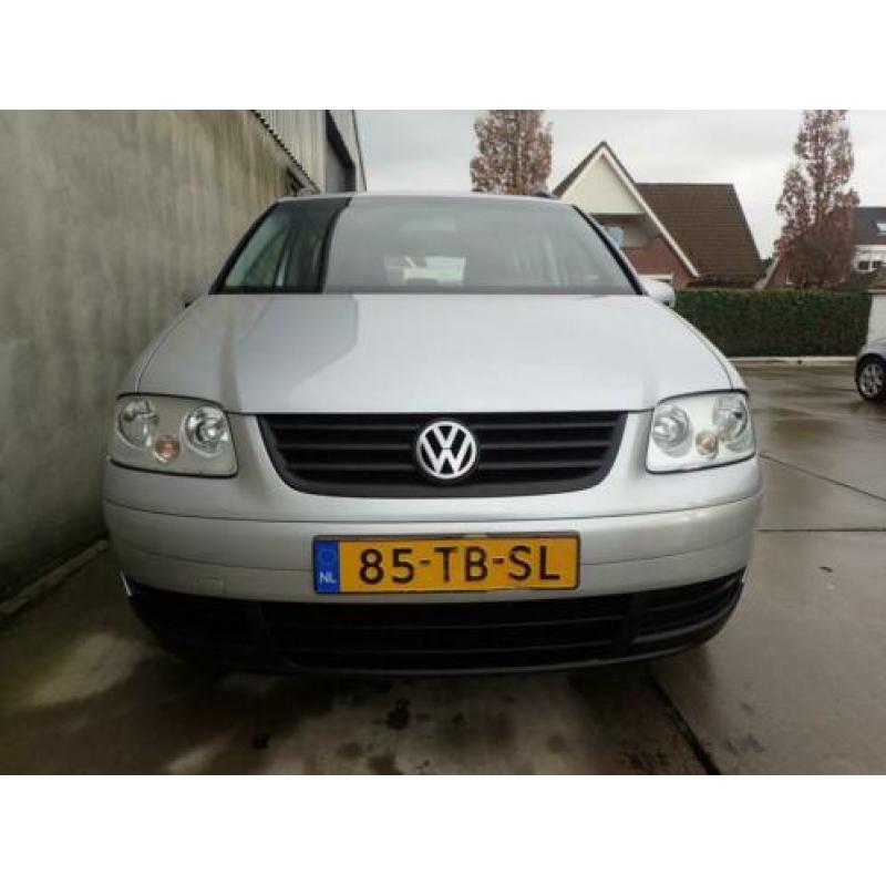 Volkswagen Touran 1.6-16V FSI Business airco, LMV, trekhaak