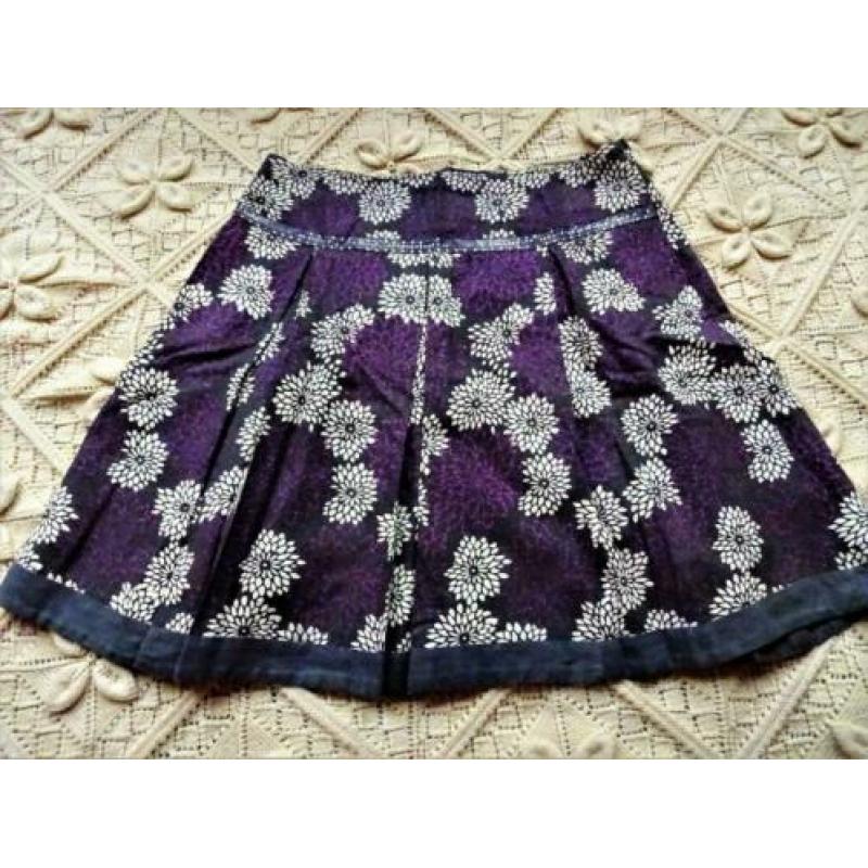 Bruin met witte en paarse glimmer bloemen Soho rok maat 44