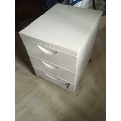 bureau ladekastje IKEA wit - zo goed als nieuw - op wielen